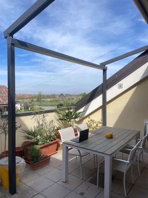 Flat With Terrace Close To Forum And Milanofiori Metro Assago Extérieur photo